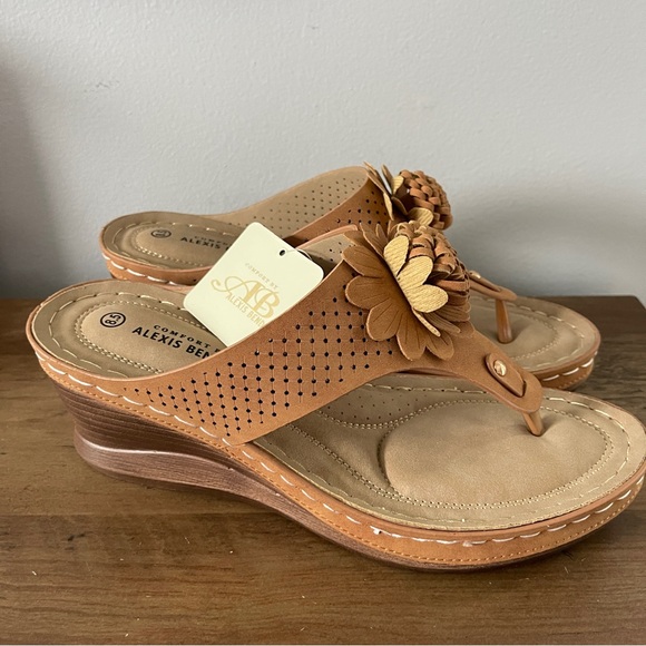 NEW Alexis Bendel Women's Mid-Heel Comfort Flower Thong Wedge tan - Picture 2 of 10
